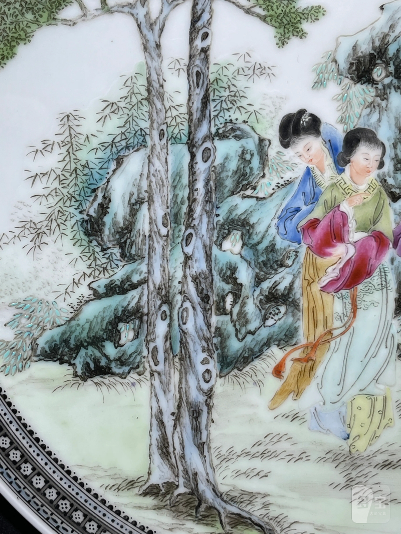 民国 李兆麟画粉彩仕女纹大盘 - 图4
